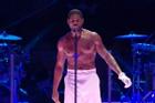 Ca sĩ Usher kiếm được bao nhiêu khi biểu diễn 15 phút tại Super Bowl?