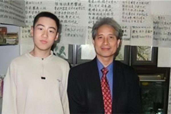 Mẹ ngỡ ngàng khi con vừa bập bẹ đã nói tiếng Anh vanh vách-5