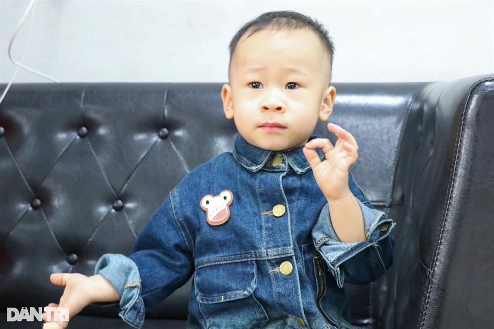 Mẹ ngỡ ngàng khi con vừa bập bẹ đã nói tiếng Anh vanh vách-3