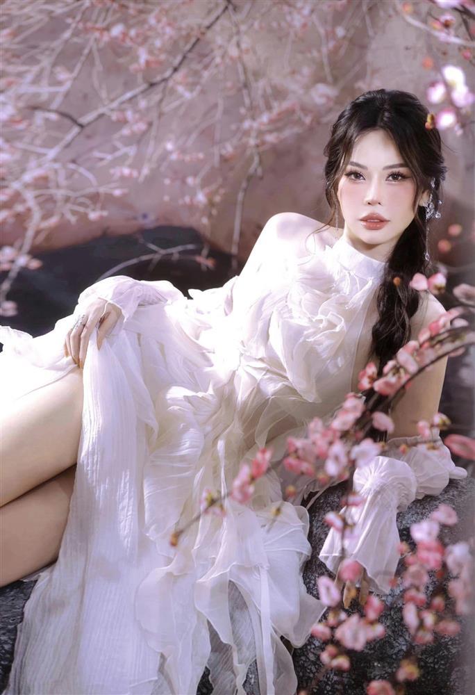 Con dâu tỷ phú Hoàng Kiều: Tôi vẫn được ba chồng lì xì Tết-4