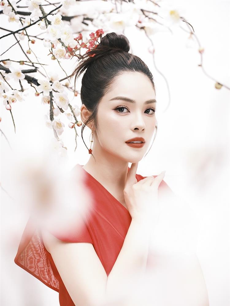 Dương Cẩm Lynh: Mùa Tết tôi kiếm 500 triệu đồng nhờ livestream bán hàng-1