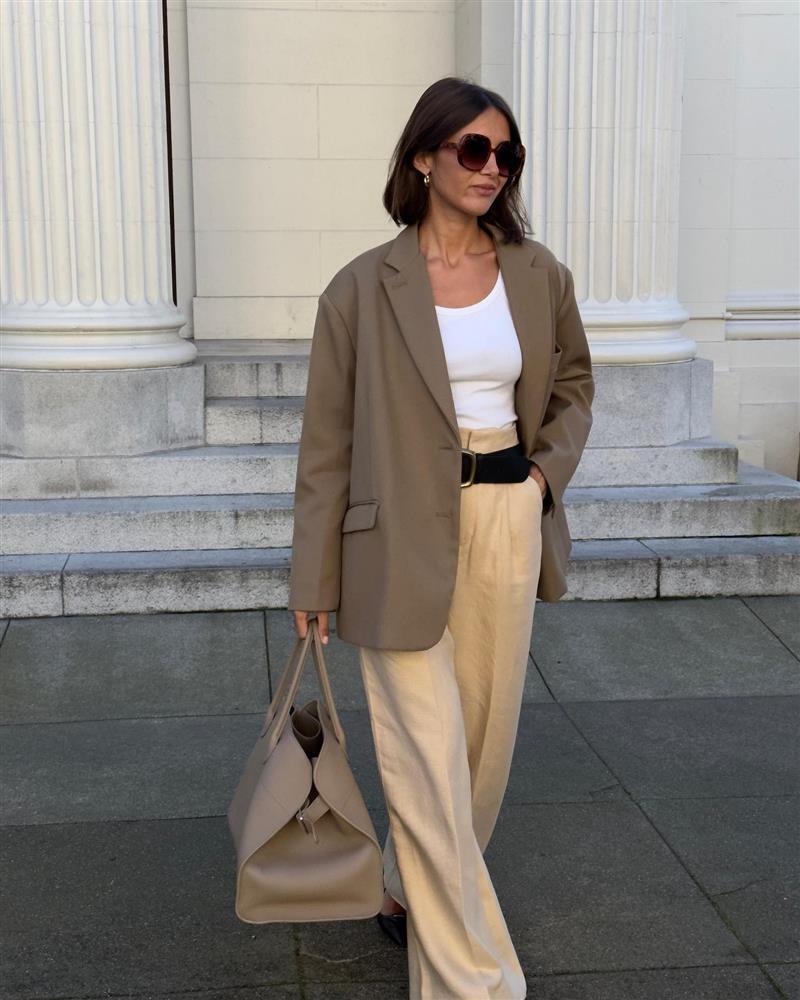 4 bí kíp mặc đồ tối giản nhưng vẫn nổi bật của phụ nữ Pháp-2