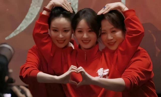 Showbiz Hoa ngữ: Những bê bối đầu năm!-3