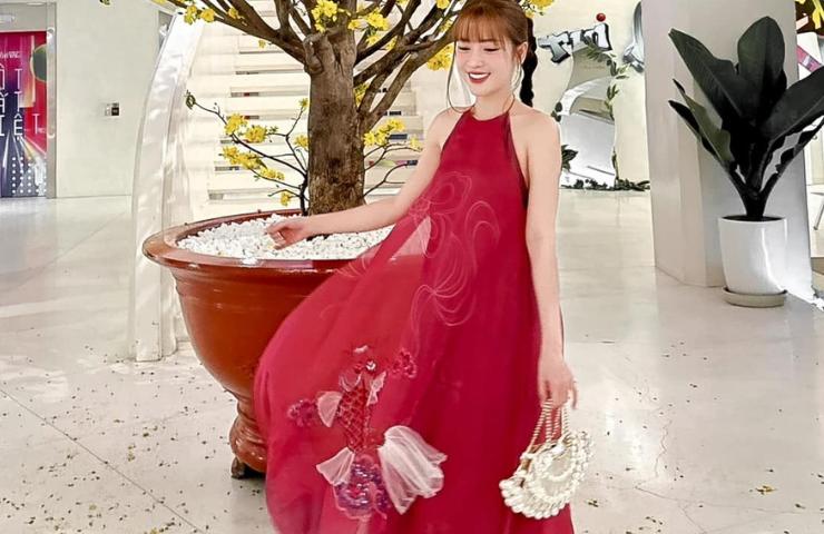 Áo, váy yếm hở lưng được diễn viên, hoa hậu Việt mặc đi du xuân 2024 nhiều nhất?-4