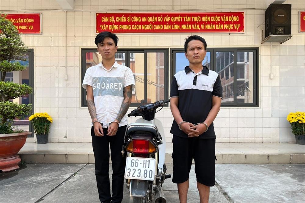 Kẻ giật điện thoại của người nước ngoài mùng 4 Tết sa lưới-1