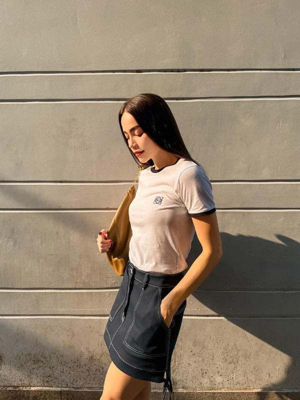 Khán giả mê mẩn đôi chân thon, vòng eo phẳng lỳ sau Tết của Hồ Ngọc Hà, bí quyết nằm ở đây-9