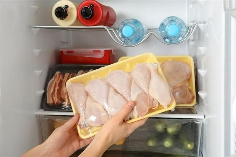 Nhận diện thịt gà trong tủ lạnh còn ăn được hay không-1