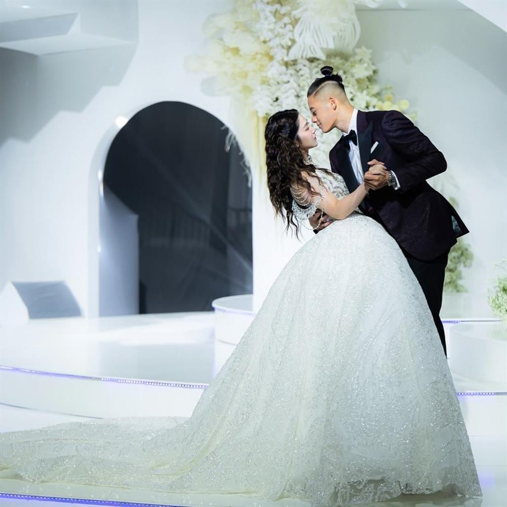 Đám cưới của cặp đôi nổi tiếng nào được mong chờ nhất trong năm 2024?-9