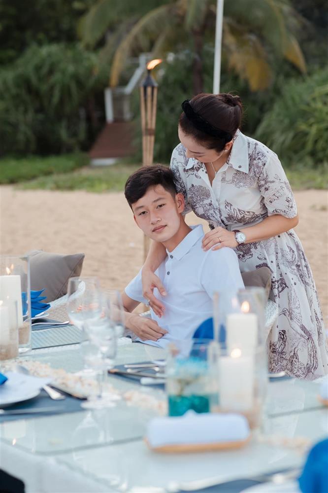 Con trai 16 tuổi cao 1,9 m của Jennifer Phạm và ca sĩ Quang Dũng-6