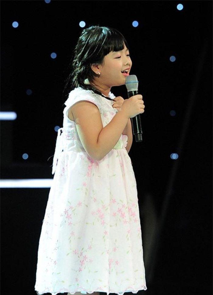 Con gái út NSƯT Chiều Xuân xưa mũm mĩm thi The Voice Kids, nay xinh đẹp cá tính ở tuổi 20, đỗ khoa thanh nhạc thành tích cao-2