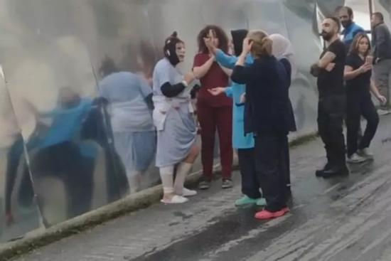 Mới phẫu thuật thẩm mỹ được vài tiếng, người phụ nữ liền chạy trốn để quỵt tiền