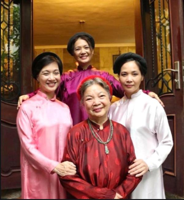 Hôn nhân đời thực của mỹ nhân Hà thành xưa: NSƯT Lê Vân sống kín tiếng với người chồng ngoại quốc-7