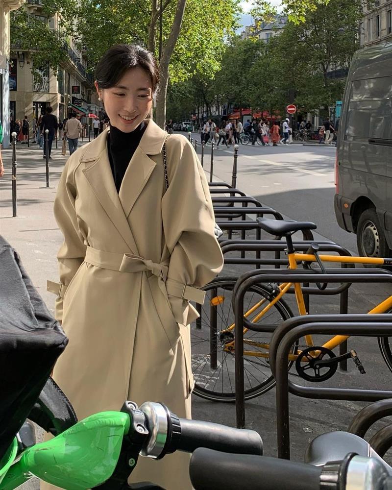 5 kiểu áo trẻ trung mà vẫn thanh lịch chị em ngoài 30 nên sở hữu-4