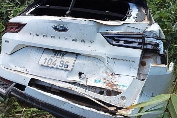 Xe khách chở gần 30 cán bộ hưu trí lao xuống vực ở Tam Đảo-3