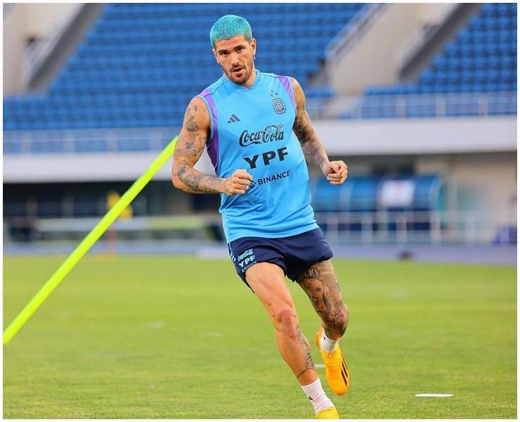 Cầu thủ được ví như lá phổi của tuyển Argentina có cuộc sống chất hơn nước cất-3