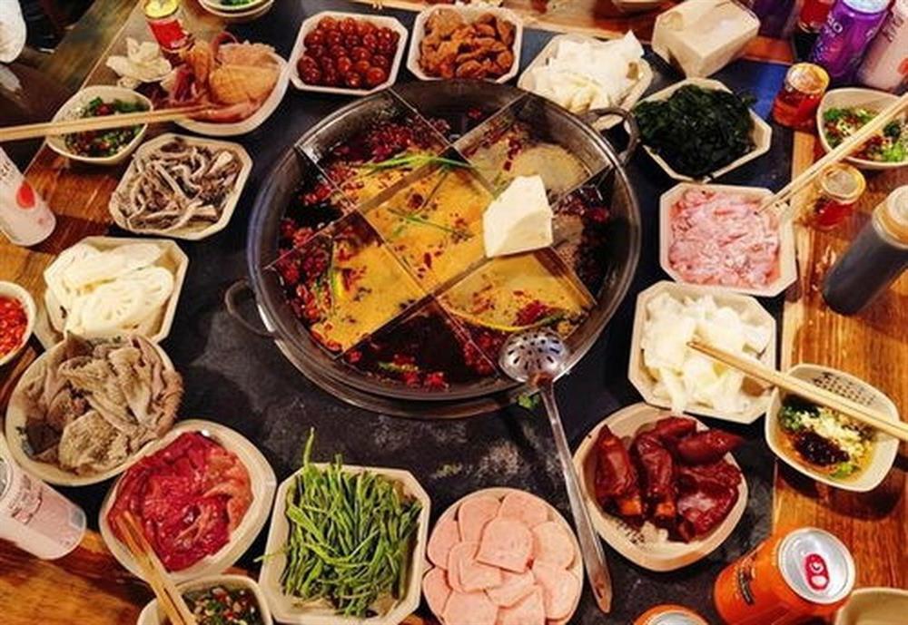 Mời đồng nghiệp ăn lẩu, cô gái tá hỏa vì hóa đơn 16 tỷ đồng do sai lầm-1