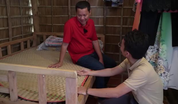 Đại gia miền Tây đổ trăm tỷ xây dinh thự cho giúp việc ở, bản thân ra nằm nhà tranh vách lá, lý do đặc biệt-12