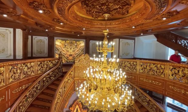 Đại gia miền Tây đổ trăm tỷ xây dinh thự cho giúp việc ở, bản thân ra nằm nhà tranh vách lá, lý do đặc biệt-7