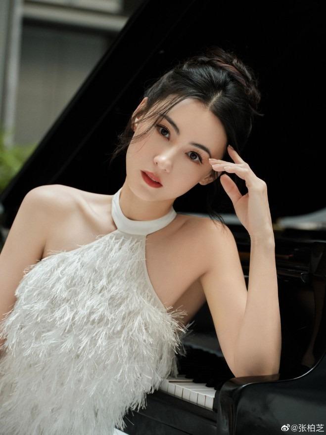 Trương Bá Chi dính nghi vấn mang thai con thứ 4-2