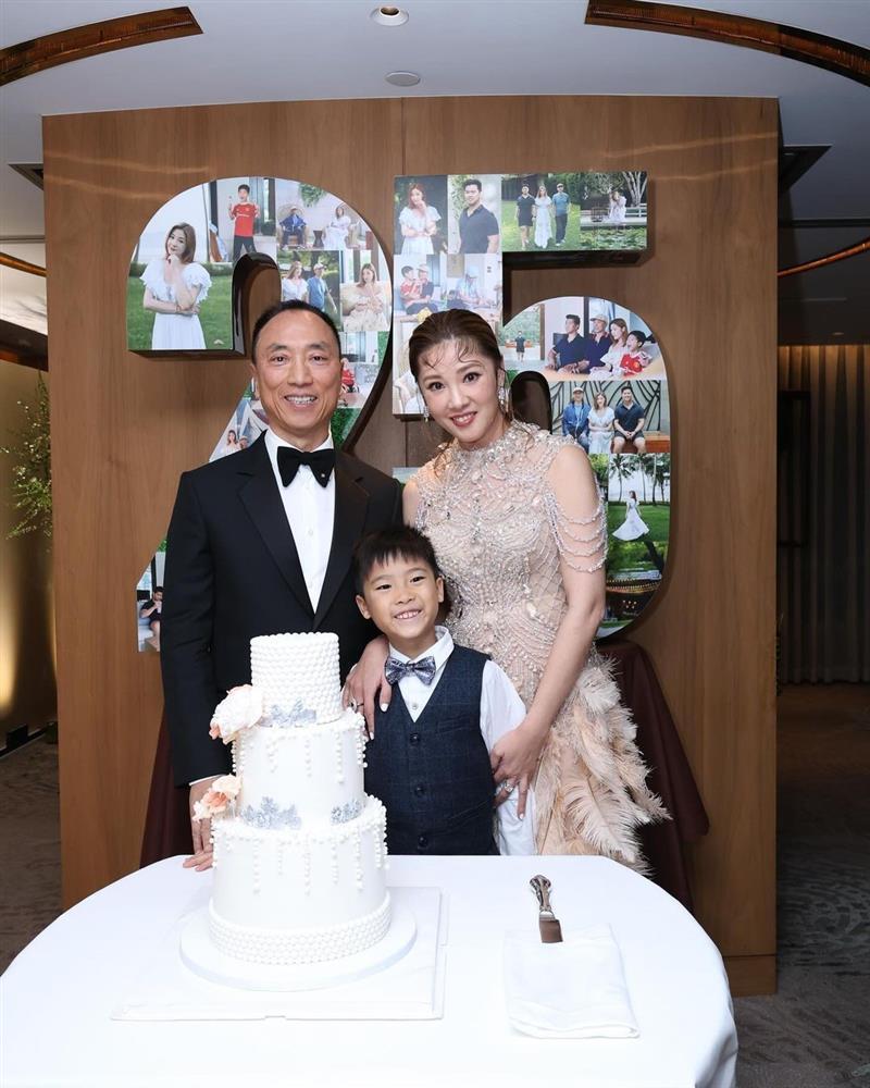 Sắc vóc tuổi 50 của Hoa hậu Hong Kong vừa nghỉ Tết ở Việt Nam-4