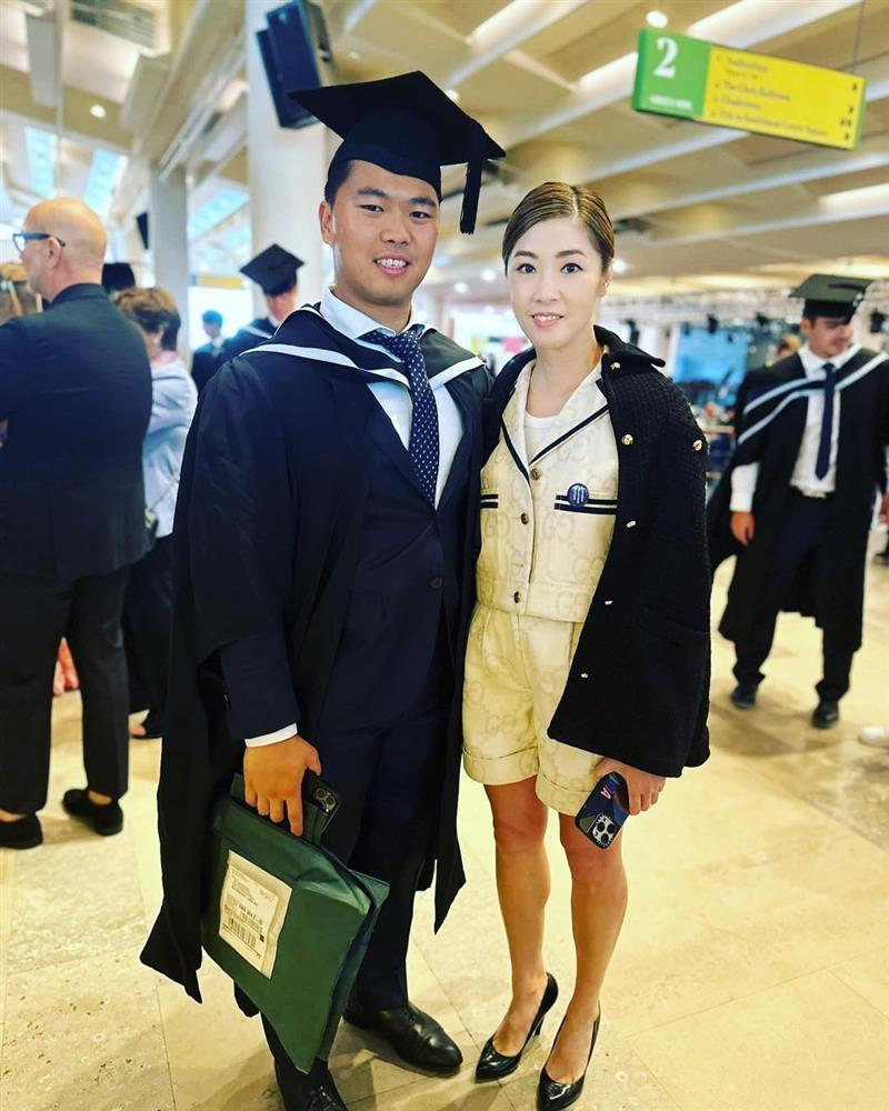 Sắc vóc tuổi 50 của Hoa hậu Hong Kong vừa nghỉ Tết ở Việt Nam-5