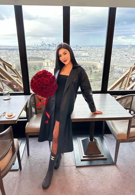 Quỳnh Thư bị soi ra chi tiết đáng ngờ sau khi được cầu hôn-2