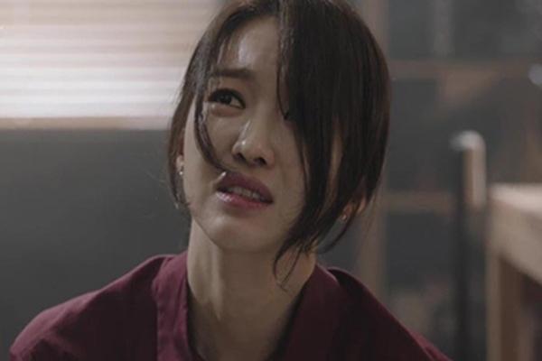 Trời nắng đổ lửa nhưng ngày nào em chồng cũng mặc áo dài, tôi sửng sốt khi phát hiện sự thật-1