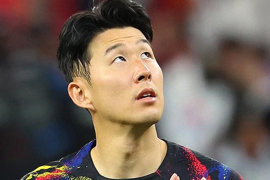 Son Heung Min và ngôi sao bóng đá Hàn Quốc quá giàu so với năng lực thực