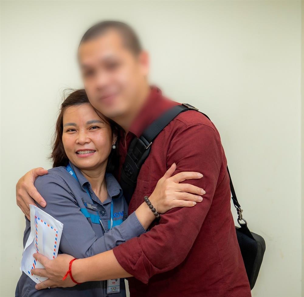 Nam hành khách bỏ quên túi chứa hàng nghìn đô tại sân bay Nội Bài-1