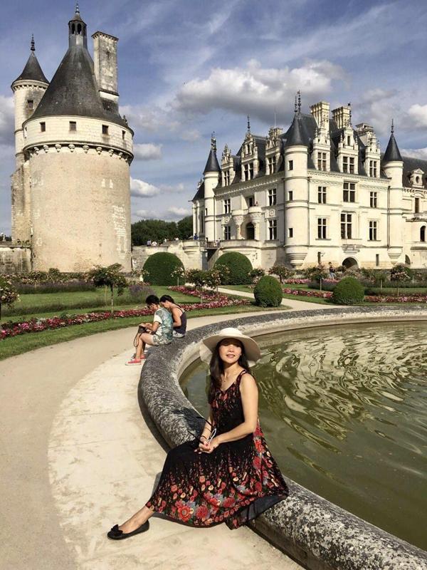 Hôn nhân đời thực của mỹ nhân Hà thành: NSƯT Lê Vi sống hạnh phúc bên chồng ngoại quốc-5