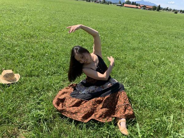 Hôn nhân đời thực của mỹ nhân Hà thành: NSƯT Lê Vi sống hạnh phúc bên chồng ngoại quốc-6