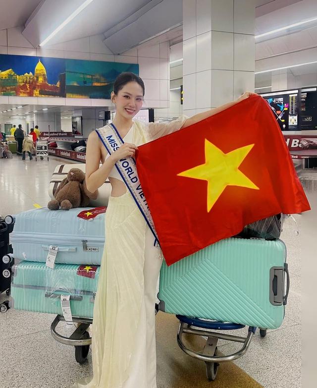 Mai Phương chinh chiến Miss World lần thứ 71, đàn em tặng món quà không ai ngờ-1