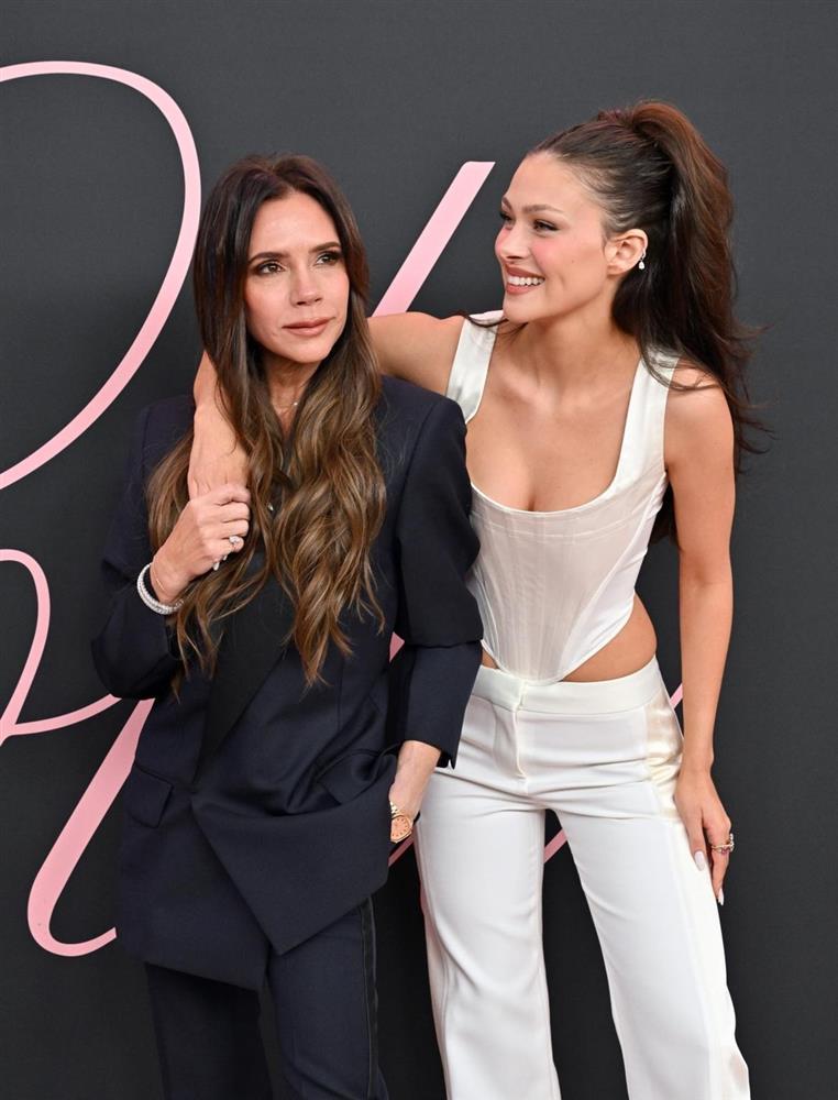 Dâu trưởng tỷ phú nhà Beckham bày tỏ nỗi lòng khi bị chê chẳng làm ăn gì-4