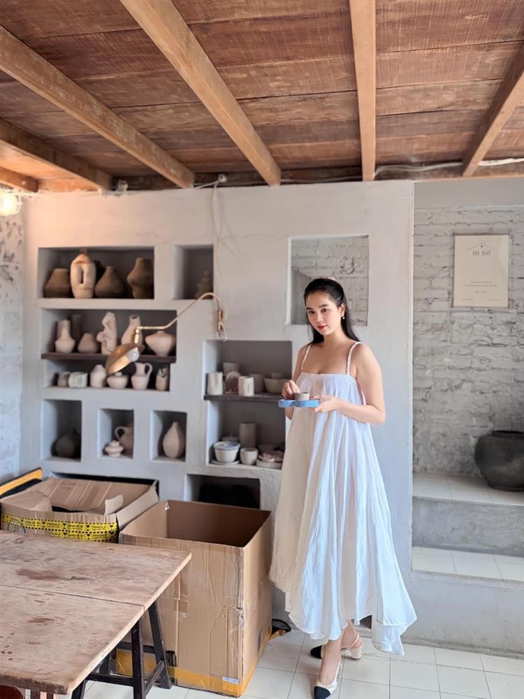 Ngọc Trinh lần đầu xuất hiện cùng trợ lý Thúy Kiều, hé lộ tình trạng sức khỏe đáng lo ngại của cô nàng-3