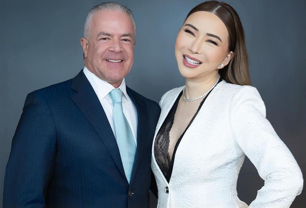 Cuộc thay máu của nữ tỷ phú Hoa hậu Hoàn vũ-1