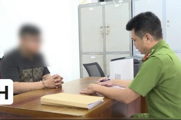 Giật dây chuyền vàng giữa chợ, kẻ cướp bị người dân bắt tại chỗ-2