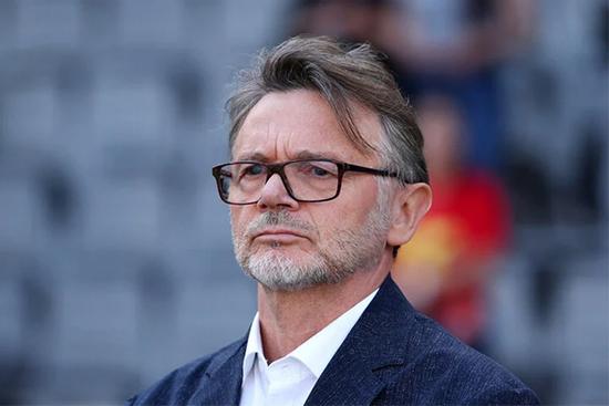 HLV Troussier: Đội tuyển Việt Nam thiếu tiền đạo giỏi