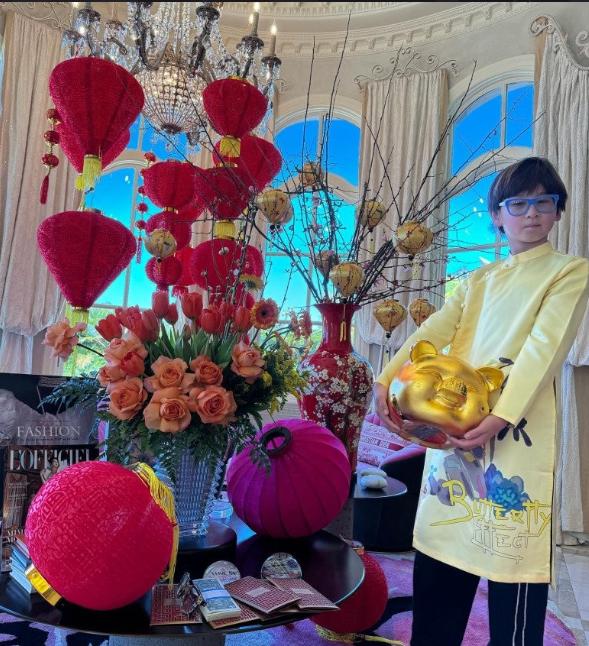 Nữ tỷ phú Mỹ gốc Việt cho con trai đập heo đất tiết kiệm sau Tết, số tiền khiến ai cũng choáng váng-3