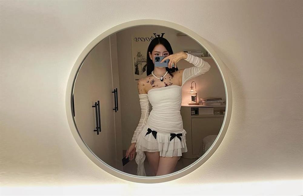 H’hen Niê mặc áo kiểu độc lạ, Min xăm kín người-8