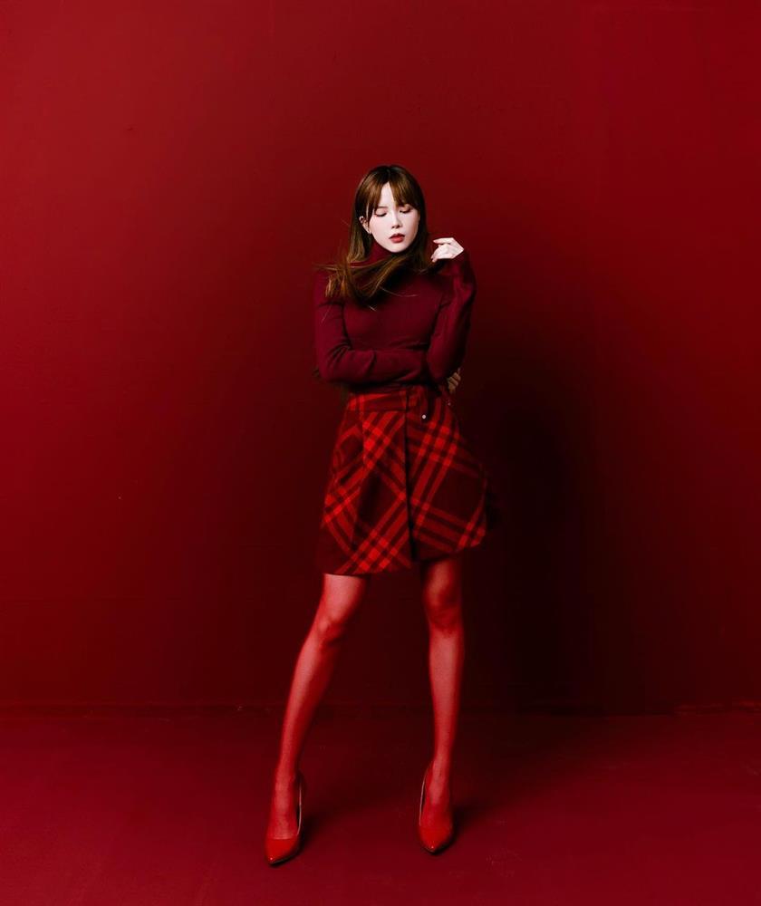 H’hen Niê mặc áo kiểu độc lạ, Min xăm kín người-9