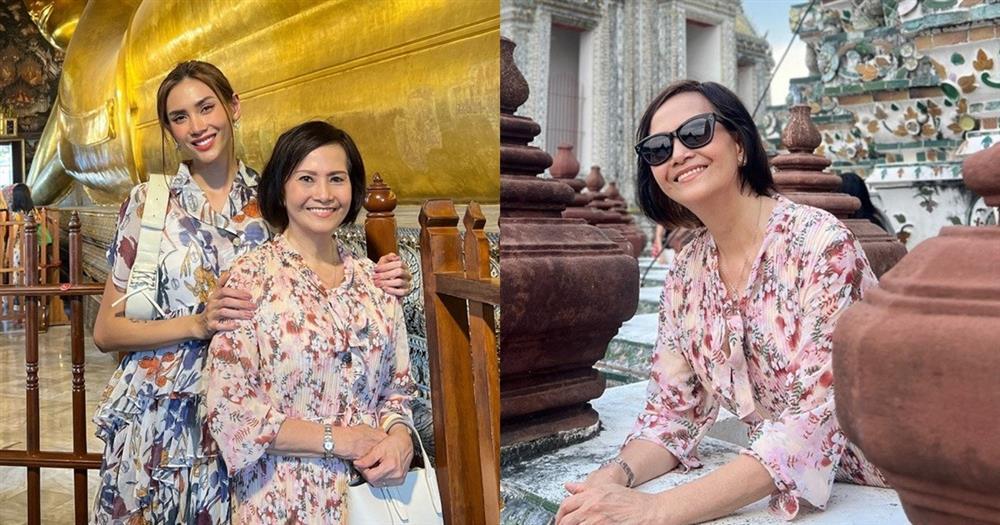 Sắc vóc trẻ trung đến ngỡ ngàng của mẹ ruột khiến Võ Hoàng Yến phải than thở chạy theo không kịp-4