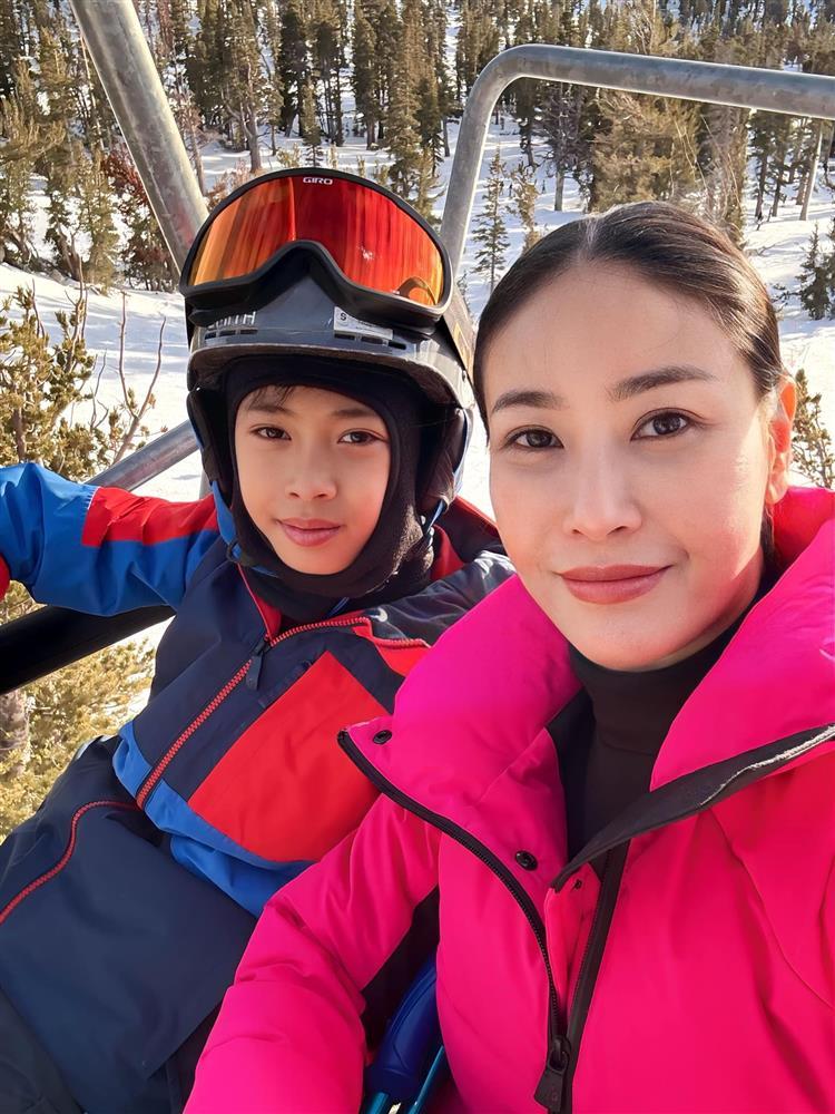 2 hoa hậu tuổi Rồng: Xinh đẹp, giàu có hạnh phúc bên chồng viên mãn-9