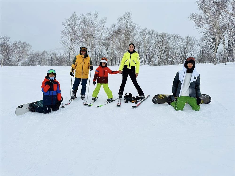 2 hoa hậu tuổi Rồng: Xinh đẹp, giàu có hạnh phúc bên chồng viên mãn-12
