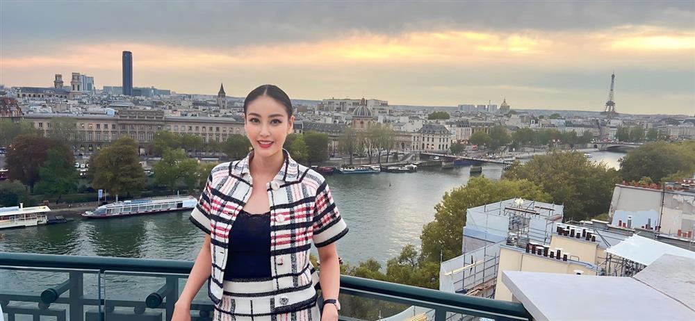 2 hoa hậu tuổi Rồng: Xinh đẹp, giàu có hạnh phúc bên chồng viên mãn-15