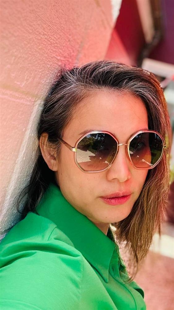 2 hoa hậu tuổi Rồng: Xinh đẹp, giàu có hạnh phúc bên chồng viên mãn-19