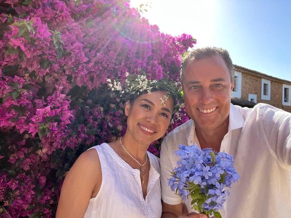 2 hoa hậu tuổi Rồng: Xinh đẹp, giàu có hạnh phúc bên chồng viên mãn-20