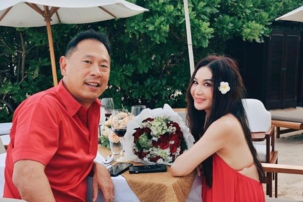 Ôn Bích Hà bị lửa bén cháy tóc-4