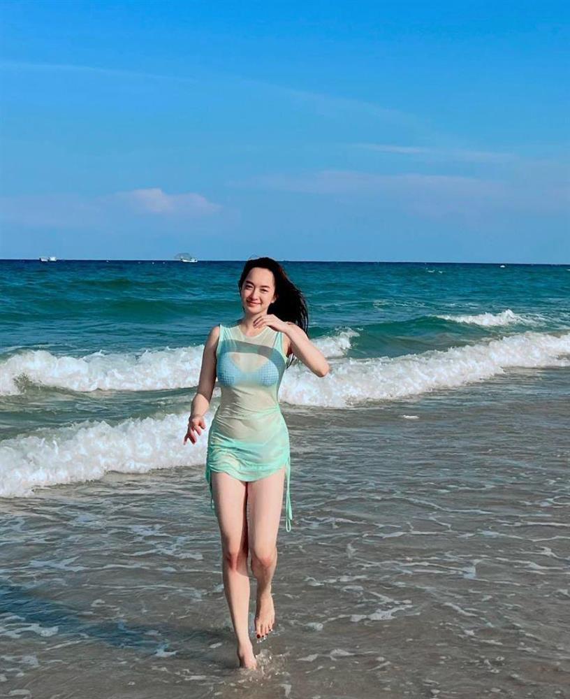 Kaity Nguyễn mê váy ôm, áo ống khoe body đẹp như tranh-5