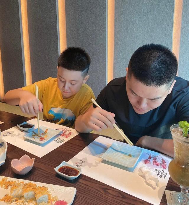 Những sao nữ Vbiz ôm theo con riêng đi lấy chồng vẫn được cưng như trứng, bố dượng thương như con ruột-6