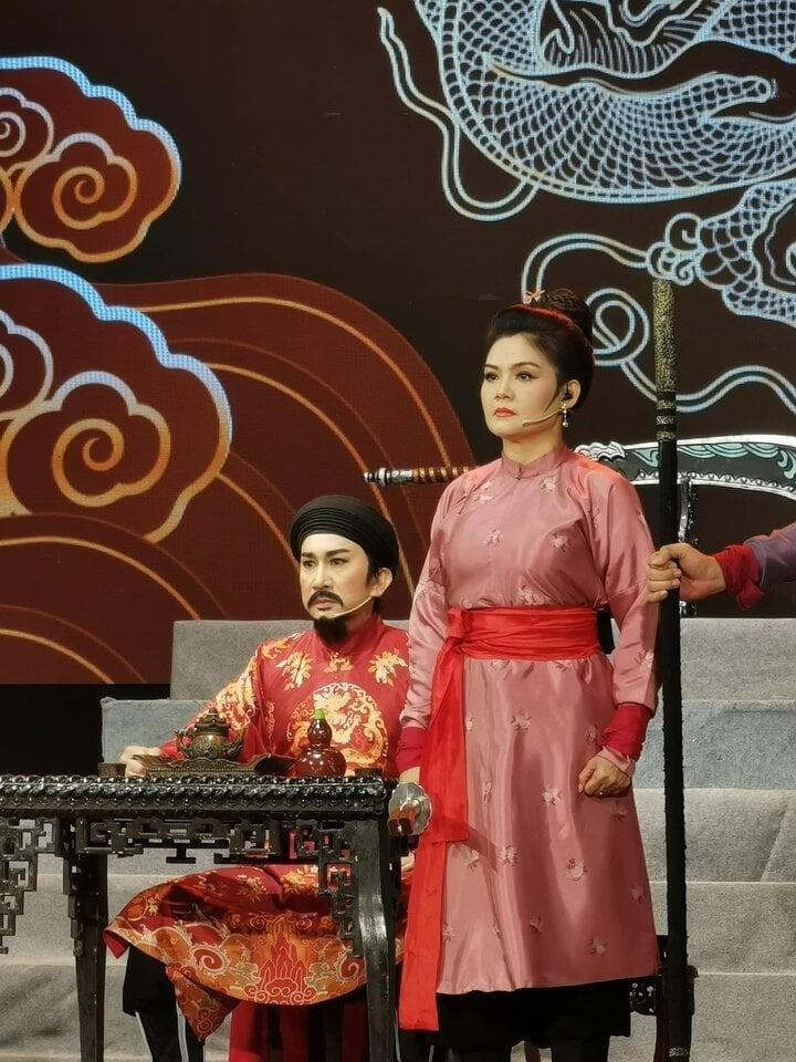 Vợ kém 11 tuổi gọi Kim Tử Long là chú, hé lộ cách cư xử với con riêng của chồng-2